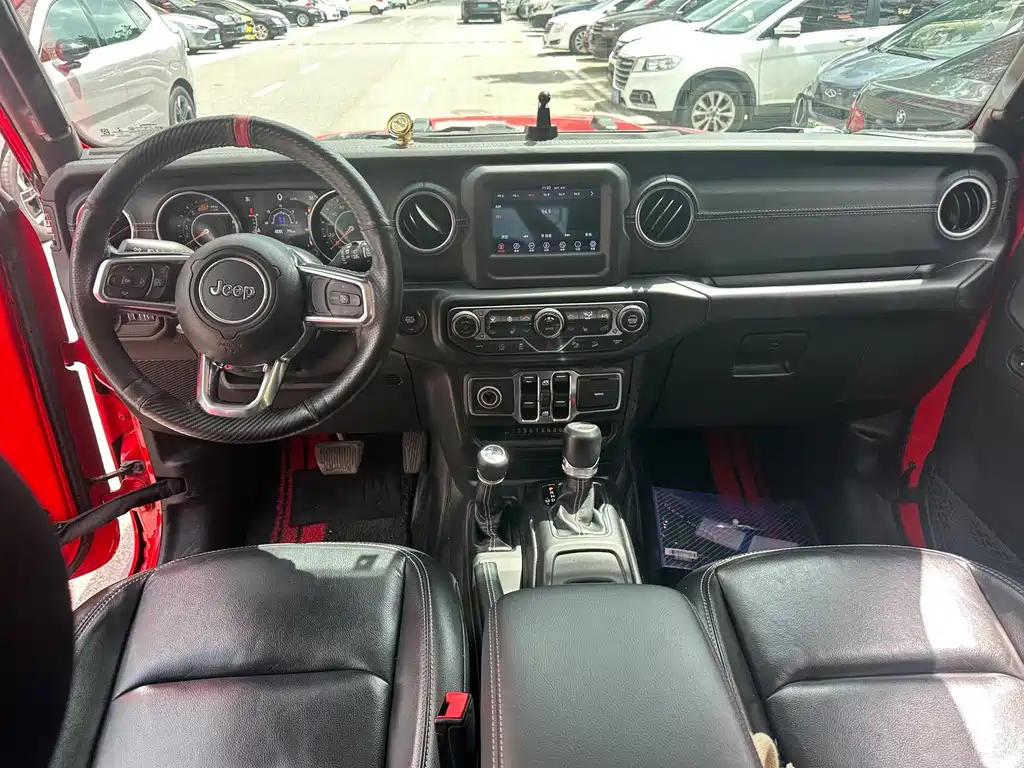Jeep Wrangler — фото 5