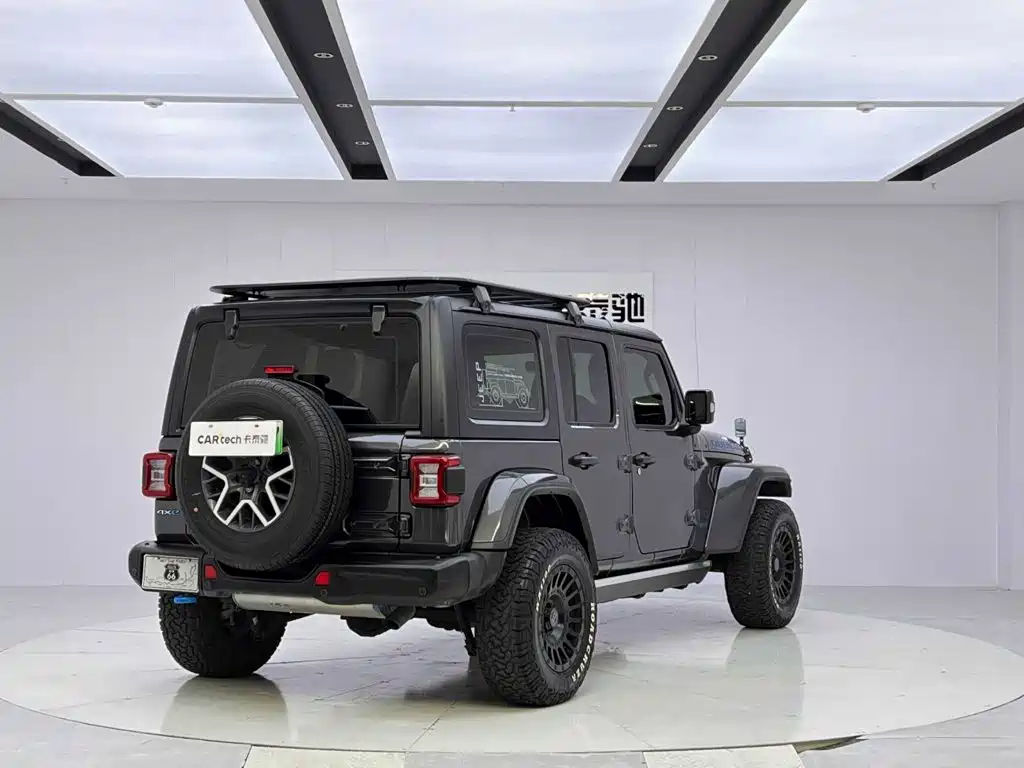 Jeep Wrangler PHEV — фото 5