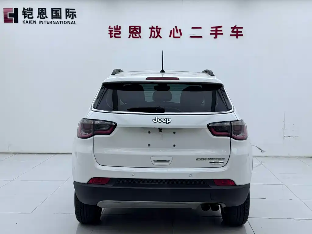 Jeep Compass — фото 3