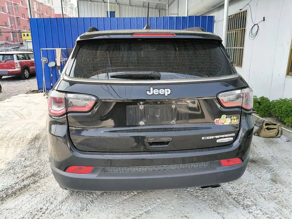Jeep Compass — фото 4