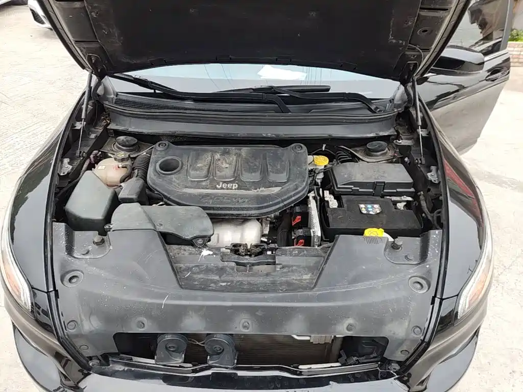 Jeep Cherokee — фото 20