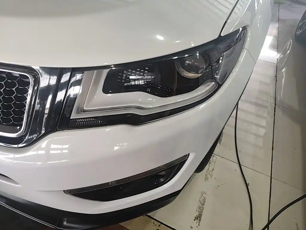 Jeep Compass — фото 24