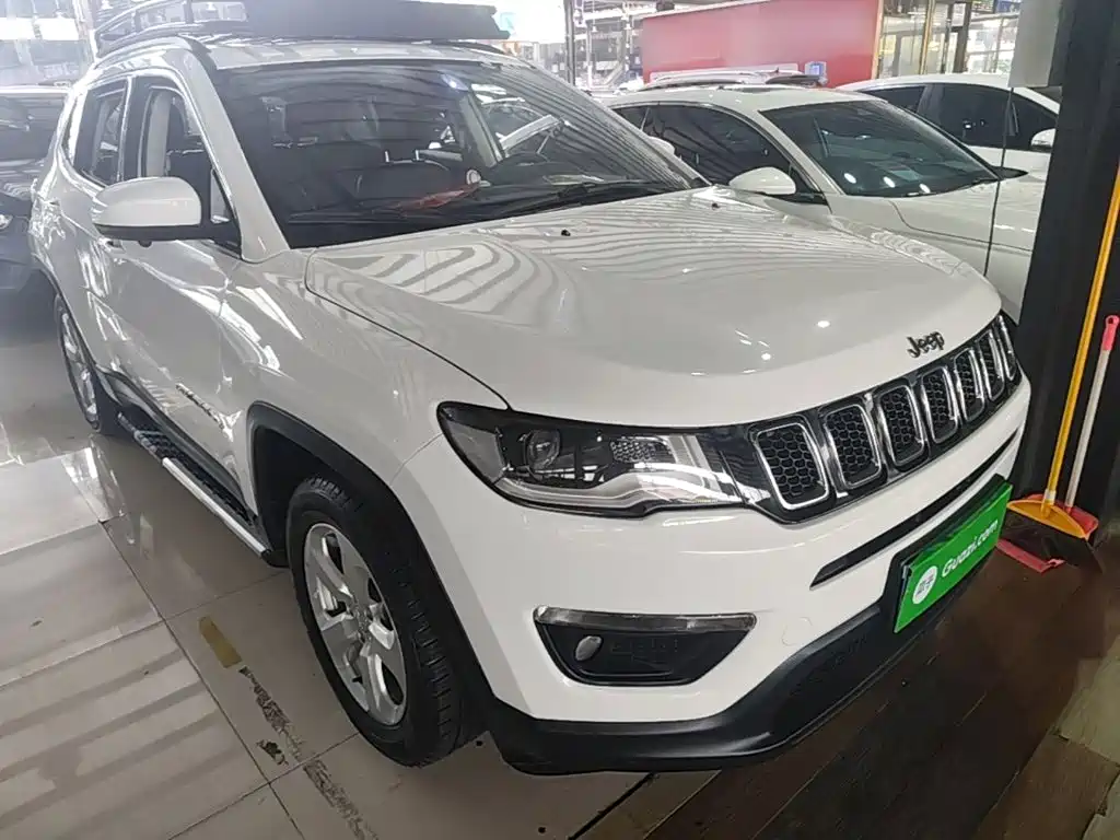 Jeep Compass — фото 4