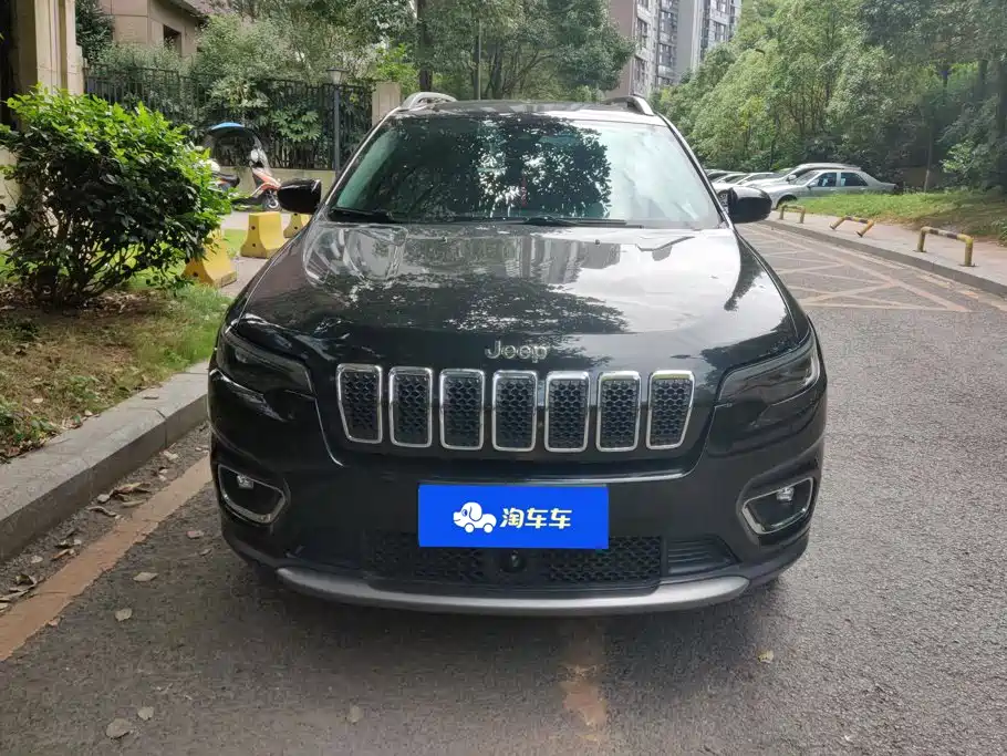 Jeep Cherokee — фото 2