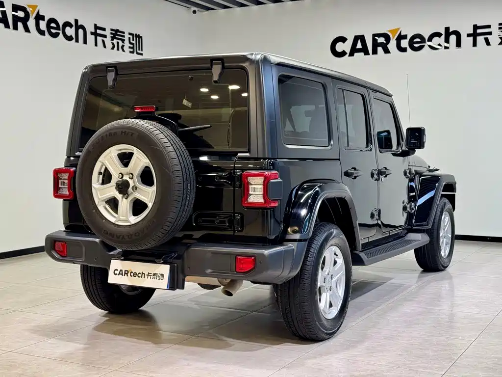 Jeep Wrangler — фото 3