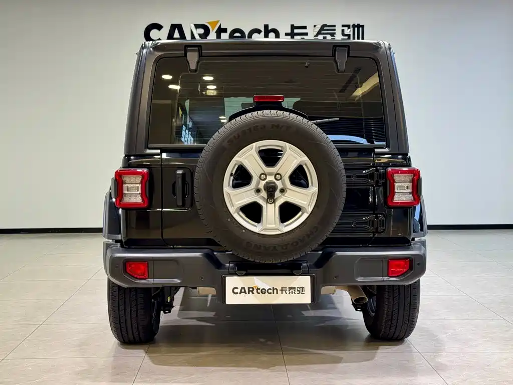 Jeep Wrangler — фото 4