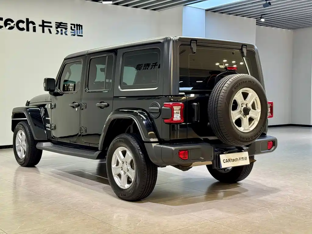 Jeep Wrangler — фото 5