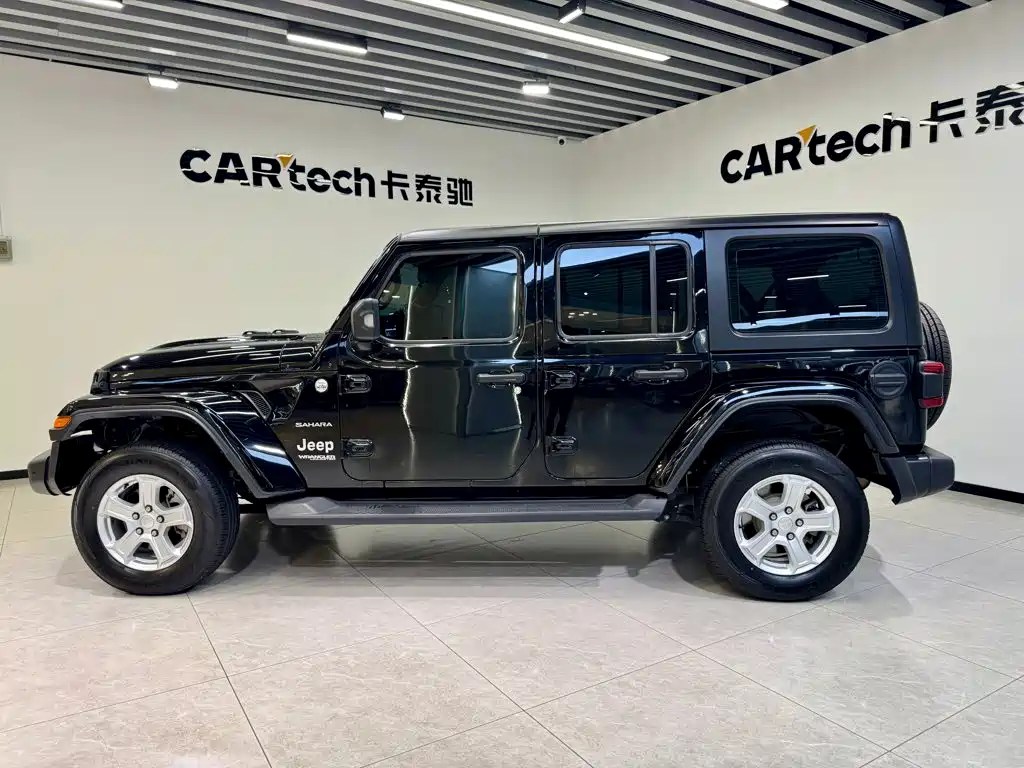 Jeep Wrangler — фото 6