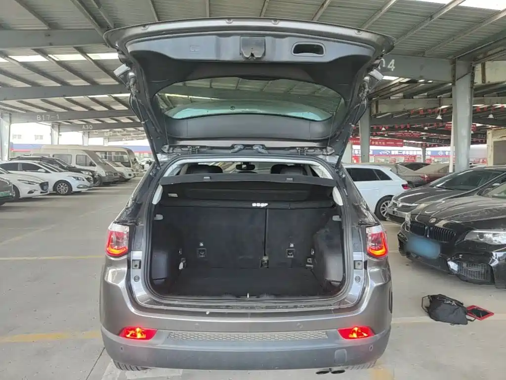 Jeep Compass — фото 19
