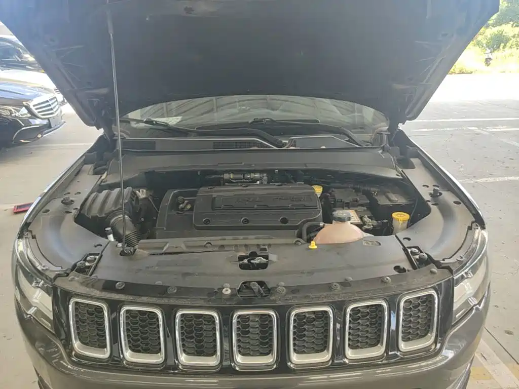 Jeep Compass — фото 20