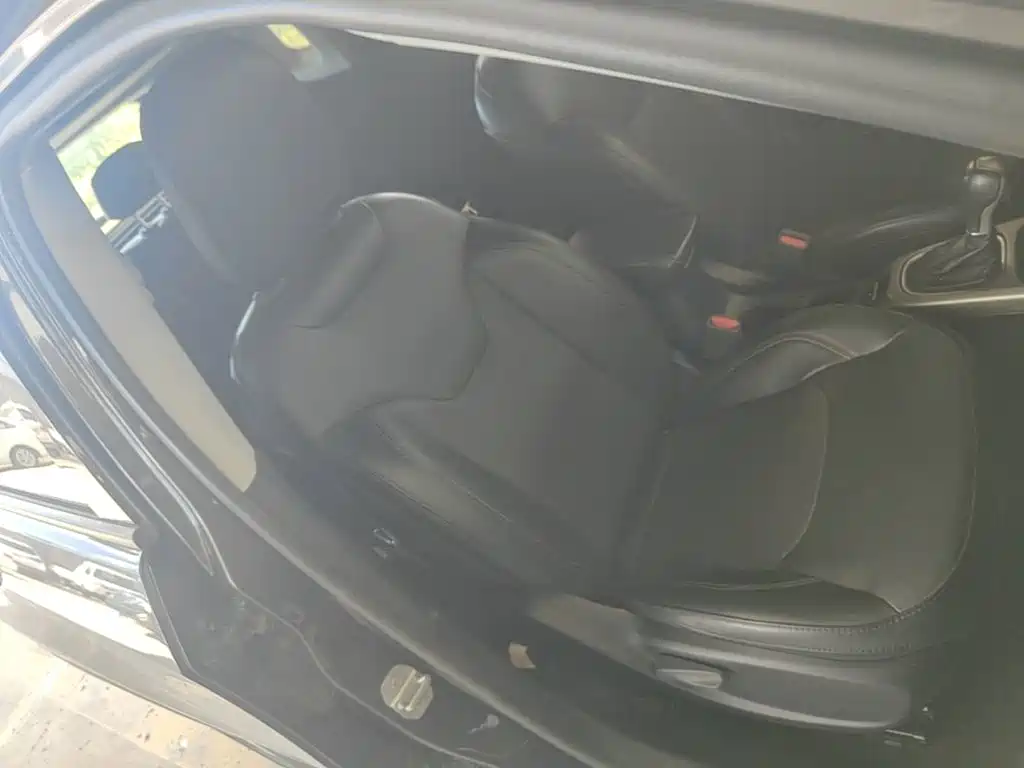 Jeep Compass — фото 25