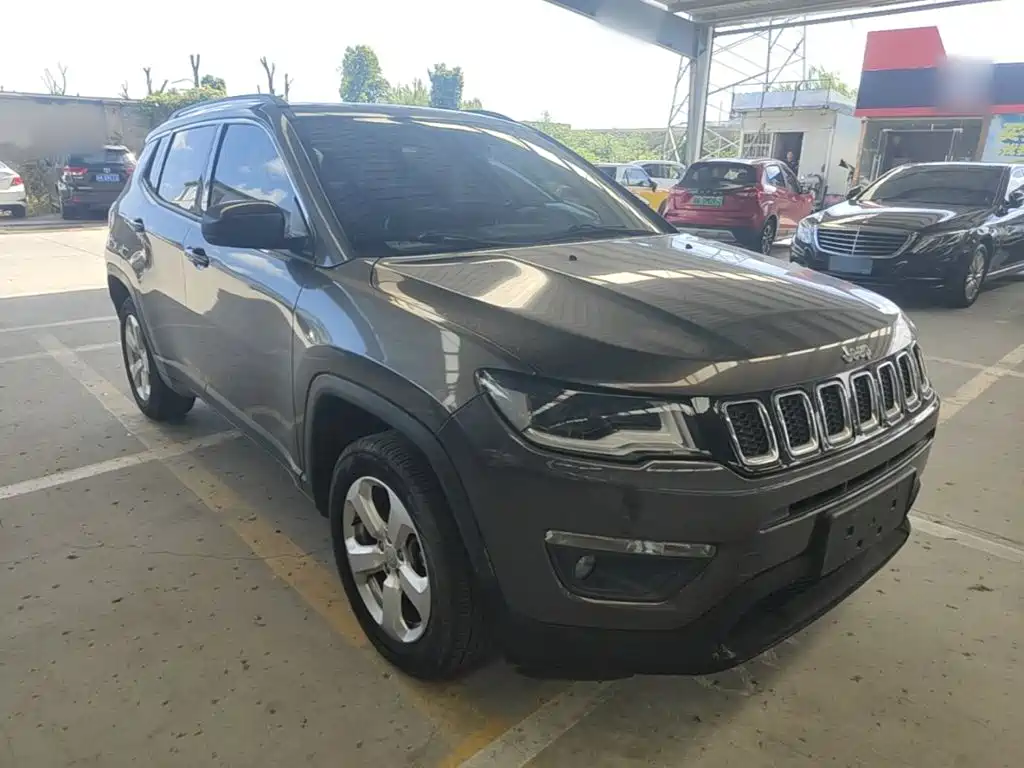 Jeep Compass — фото 4