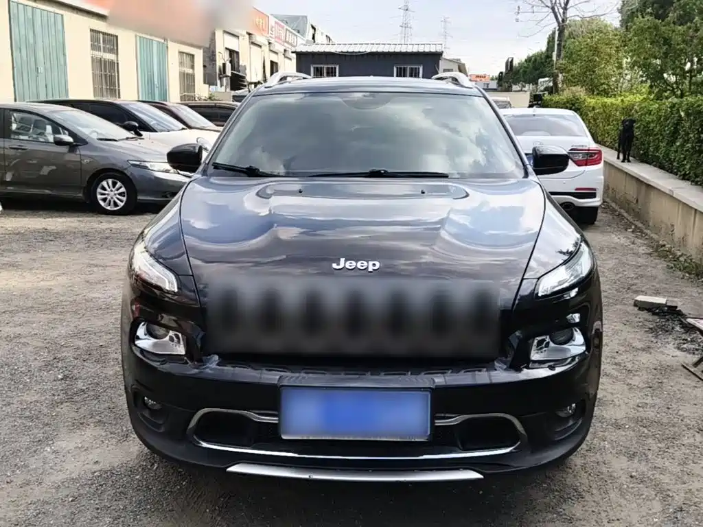 Jeep Cherokee — фото 3