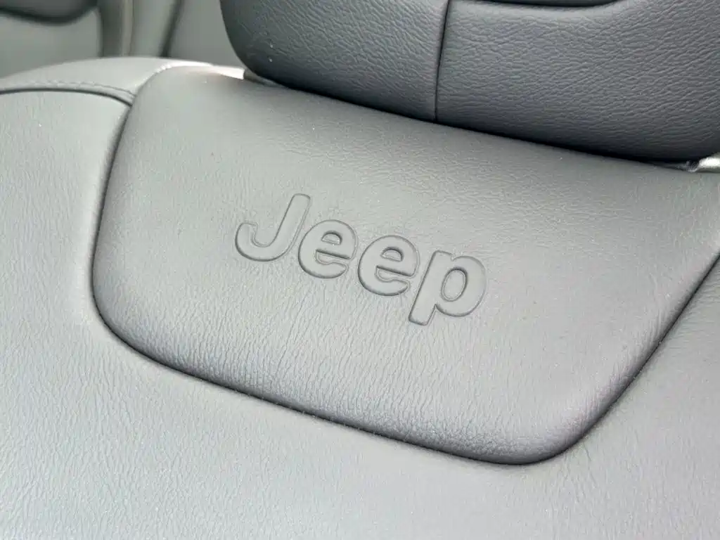 Jeep Cherokee — фото 10