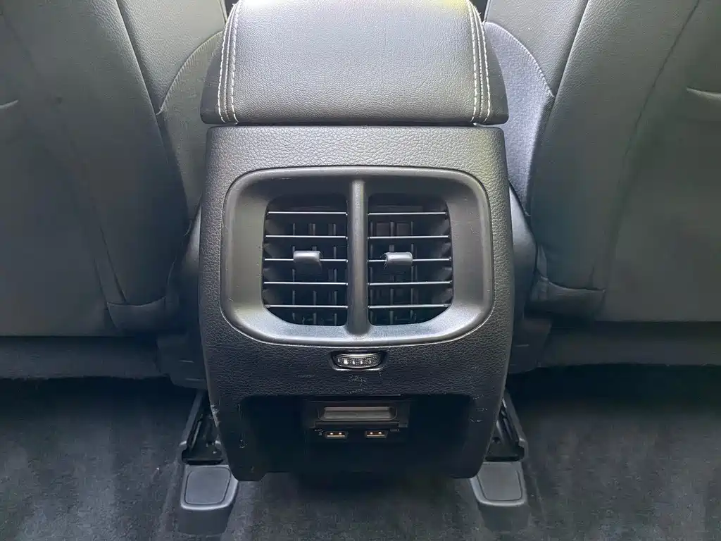 Jeep Cherokee — фото 20