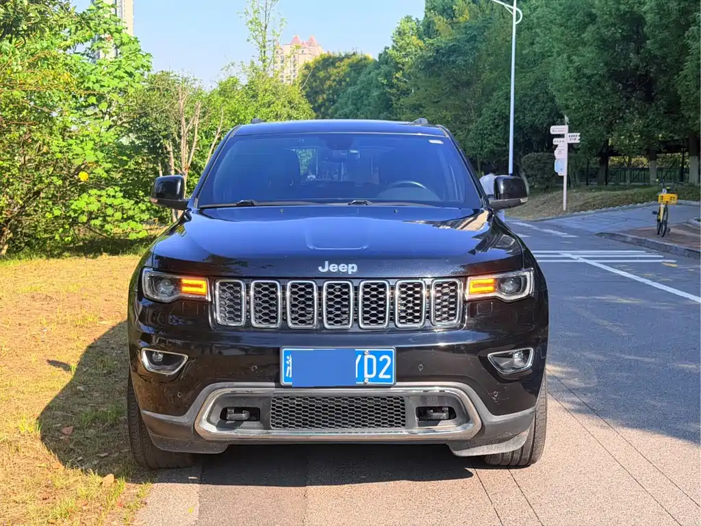 Jeep Grand Cherokee (Import) — фото 2