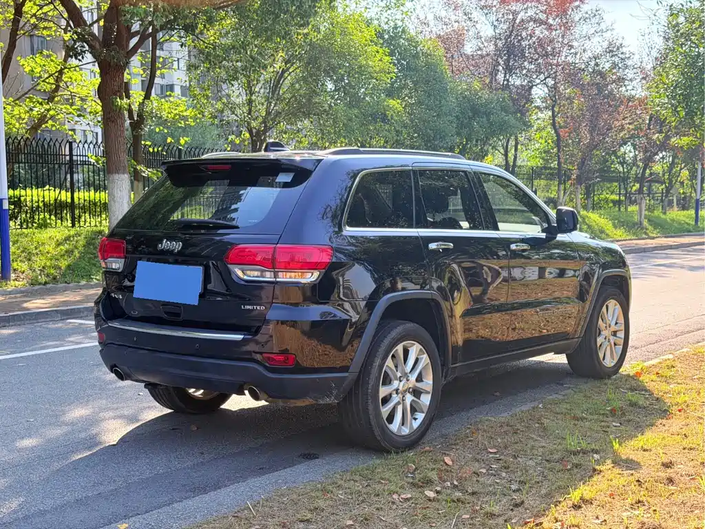 Jeep Grand Cherokee (Import) — фото 6