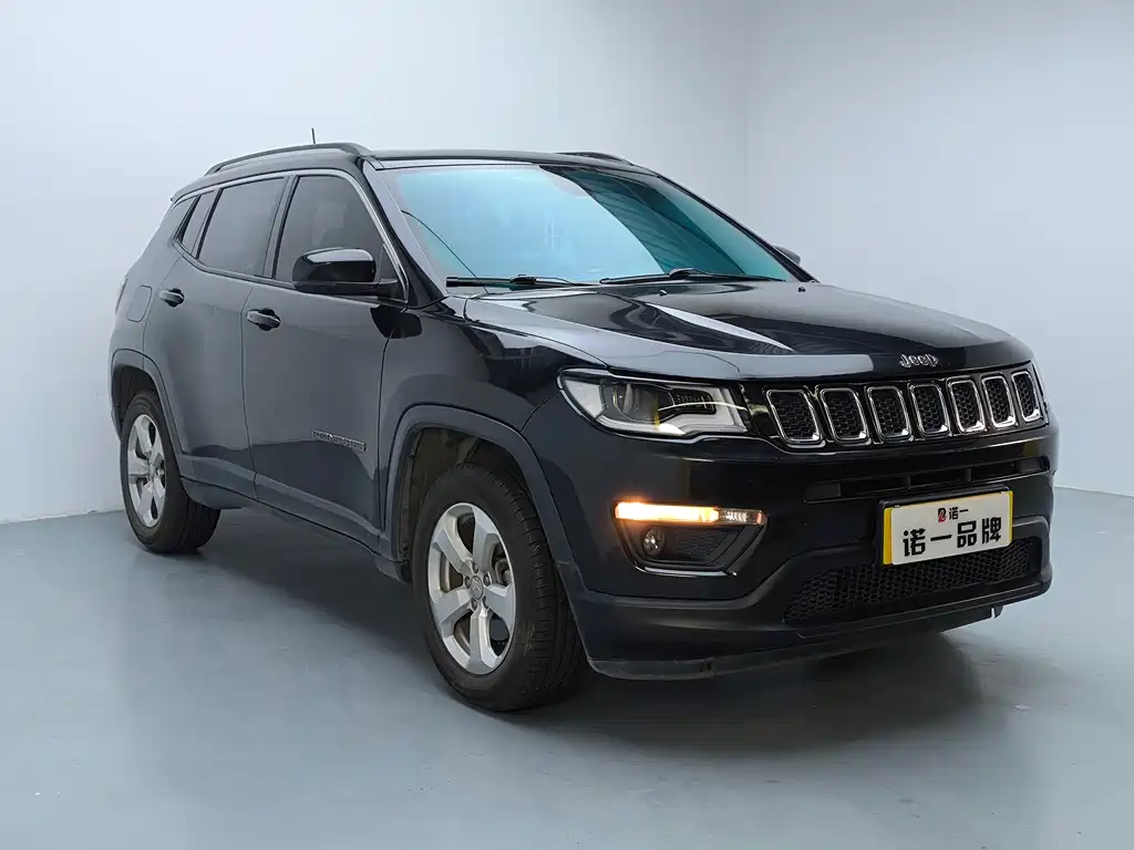 Jeep Compass — фото 2