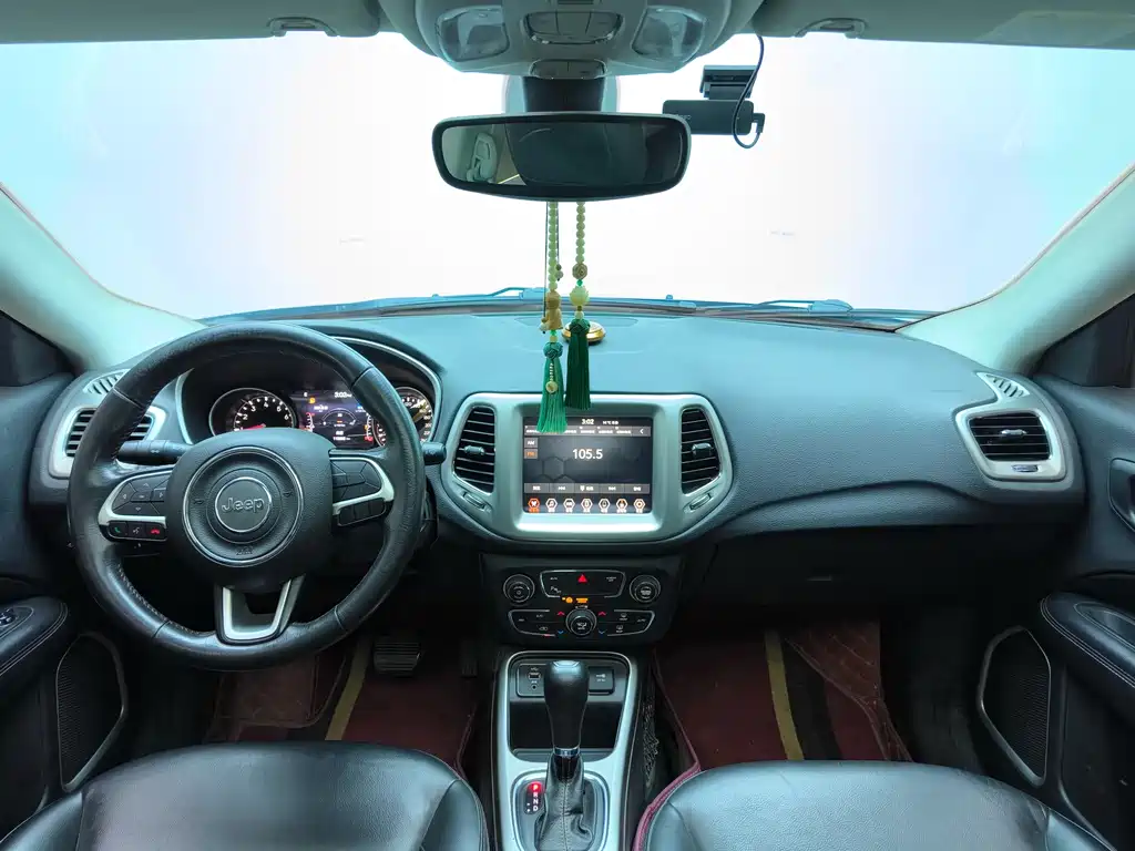 Jeep Compass — фото 4