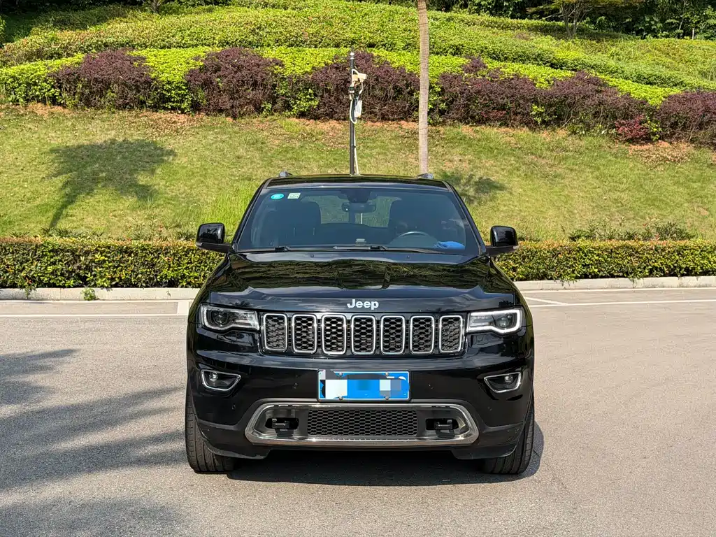 Jeep Grand Cherokee (Import) — фото 2