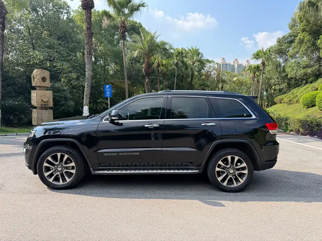 Jeep Grand Cherokee (Import) — фото 4