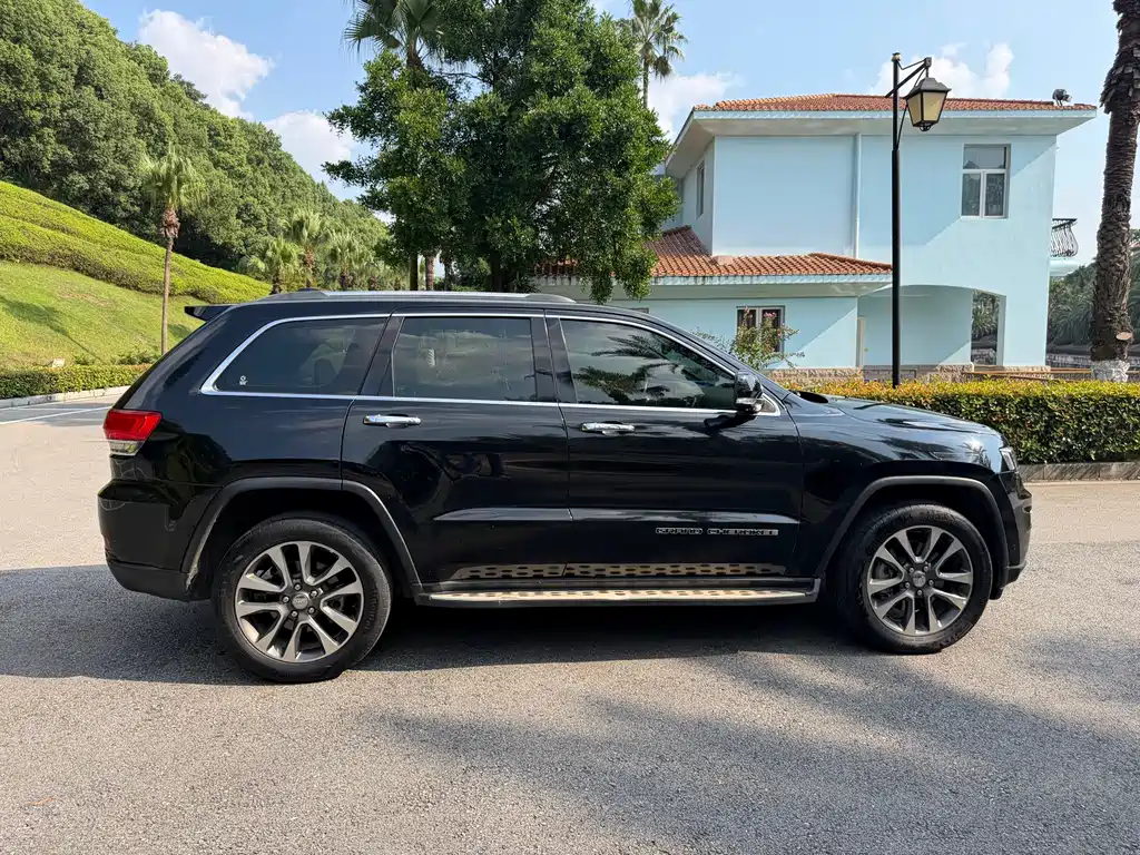 Jeep Grand Cherokee (Import) — фото 8