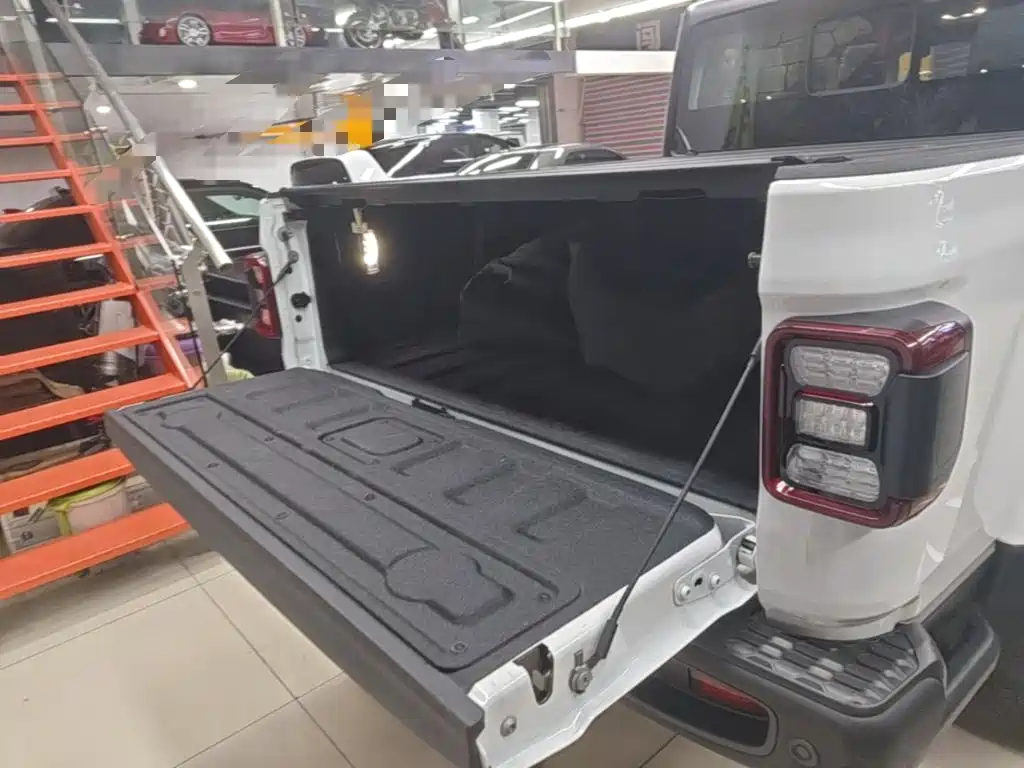 Jeep Gladiator — фото 19