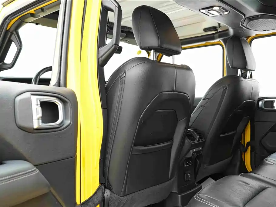 Jeep Wrangler — фото 11