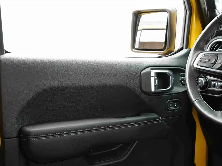 Jeep Wrangler — фото 22
