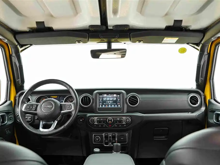 Jeep Wrangler — фото 27