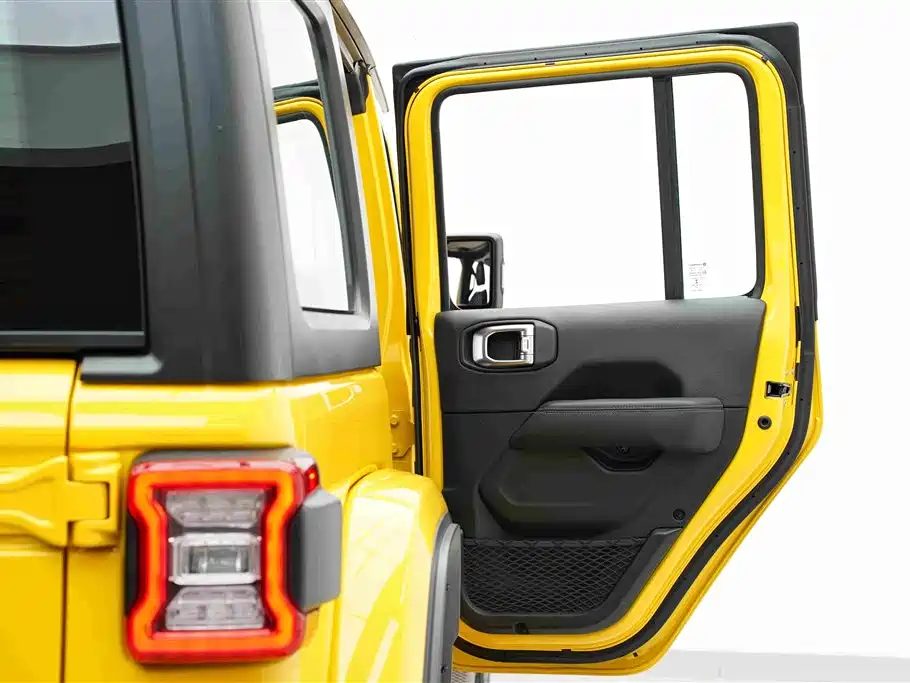 Jeep Wrangler — фото 43