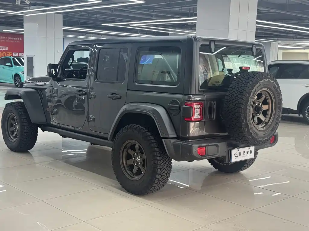 Jeep Wrangler — фото 5