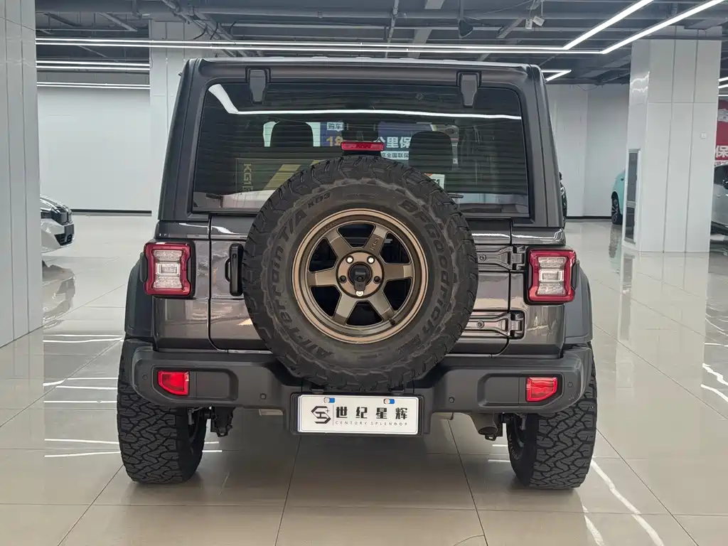 Jeep Wrangler — фото 6
