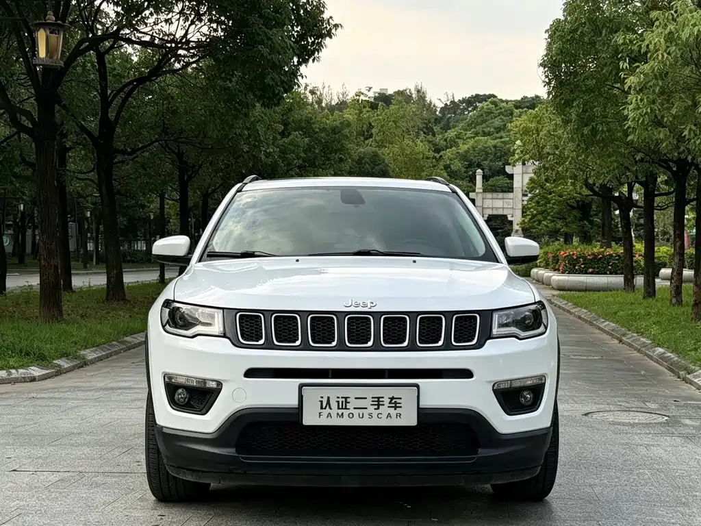 Jeep Compass — фото 2