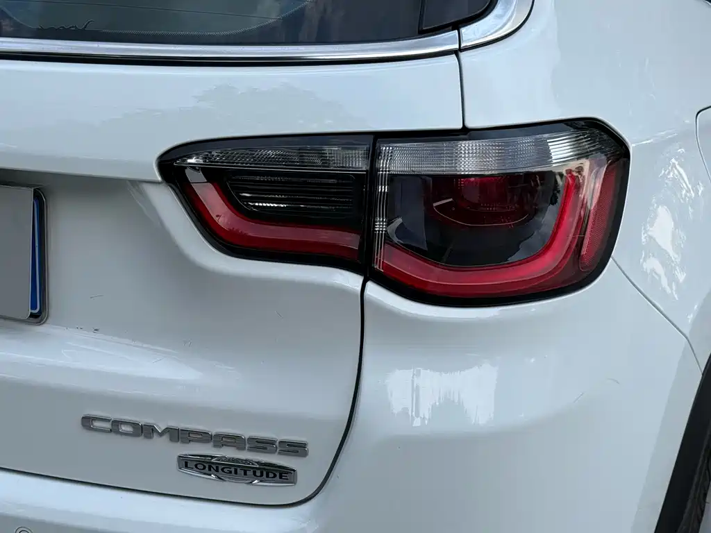 Jeep Compass — фото 20