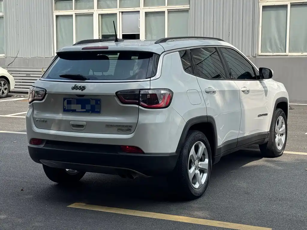 Jeep Compass — фото 4