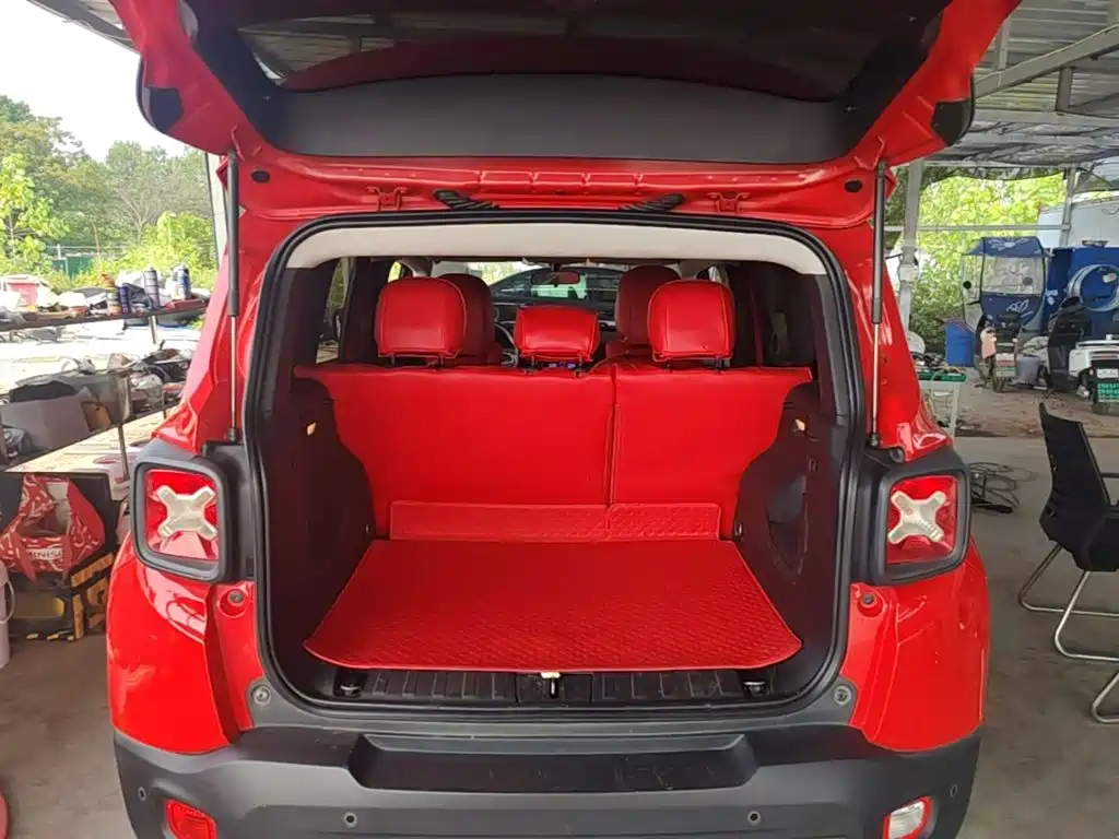 Jeep Renegade — фото 19