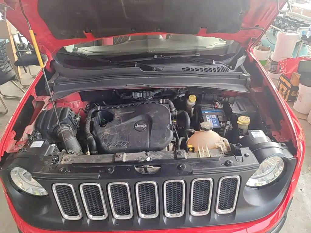 Jeep Renegade — фото 20