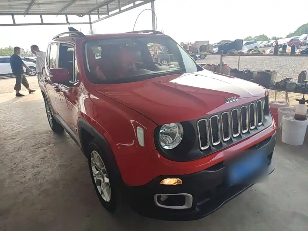 Jeep Renegade — фото 4
