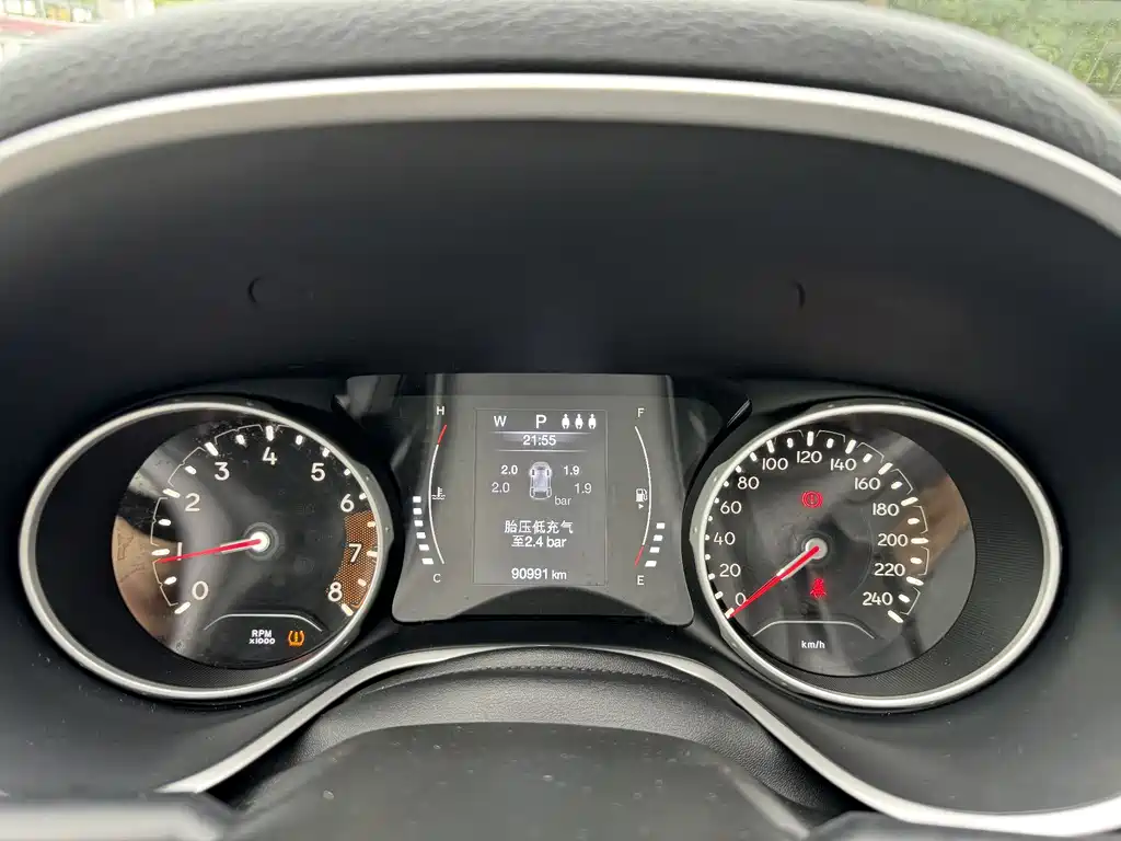 Jeep Compass — фото 15