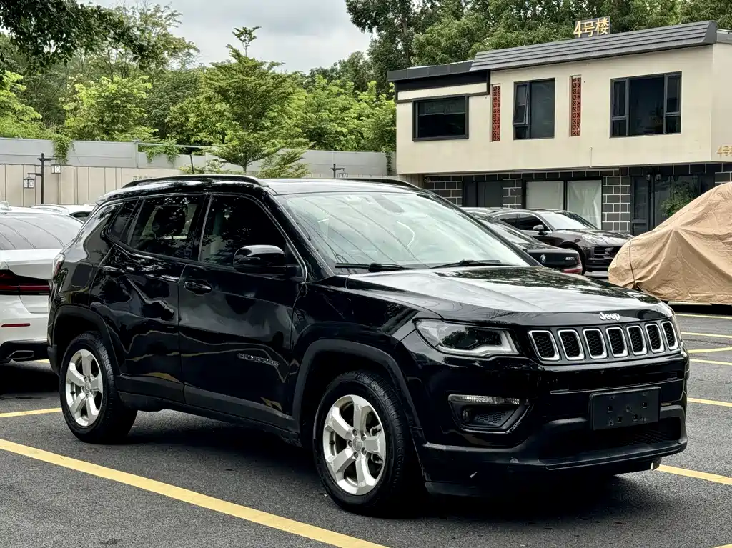 Jeep Compass — фото 3