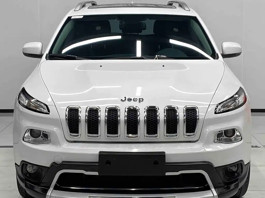 Jeep Cherokee — фото 3