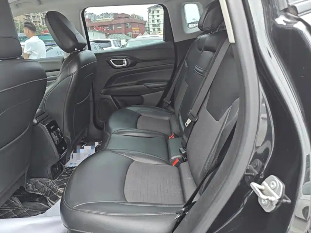 Jeep Compass — фото 17