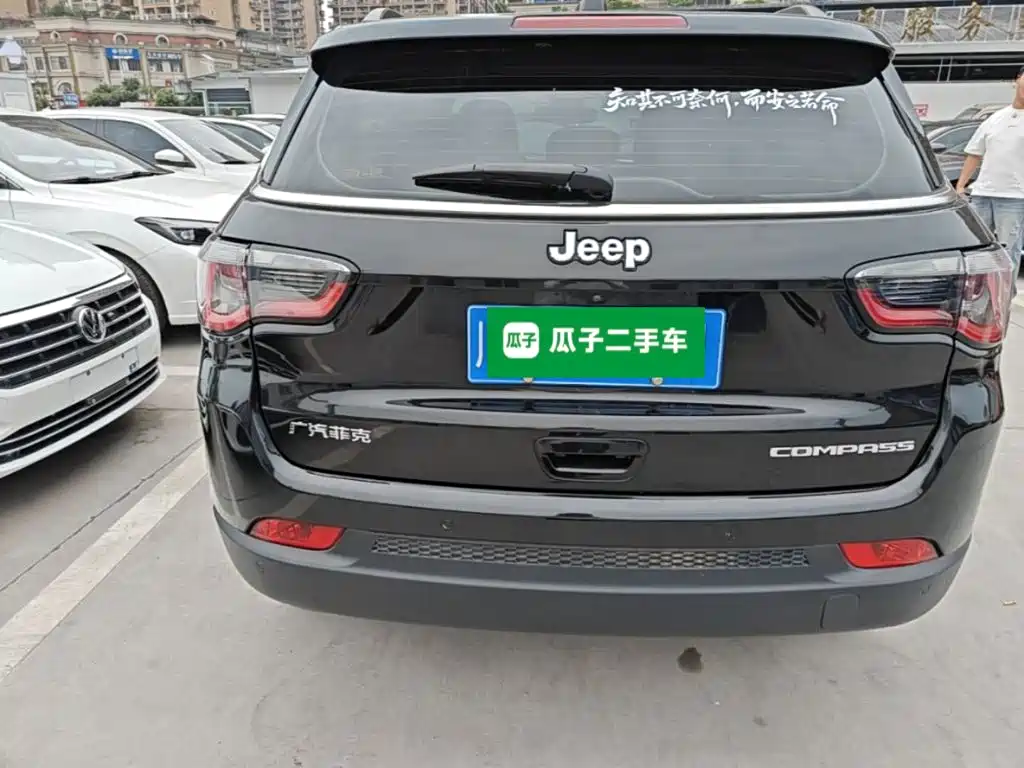 Jeep Compass — фото 6