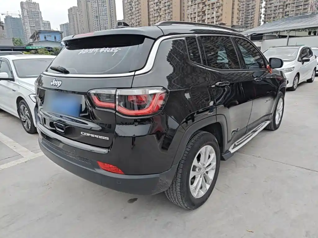 Jeep Compass — фото 7