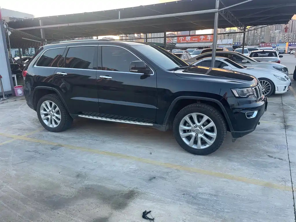 Jeep Grand Cherokee (Import) — фото 2