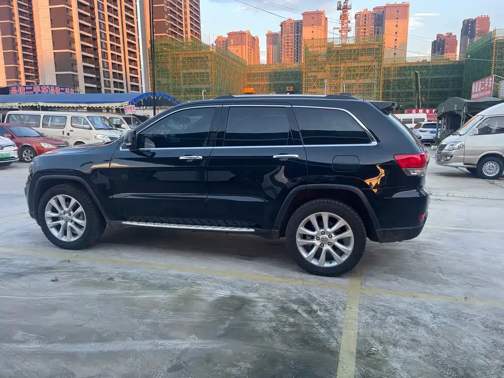 Jeep Grand Cherokee (Import) — фото 8