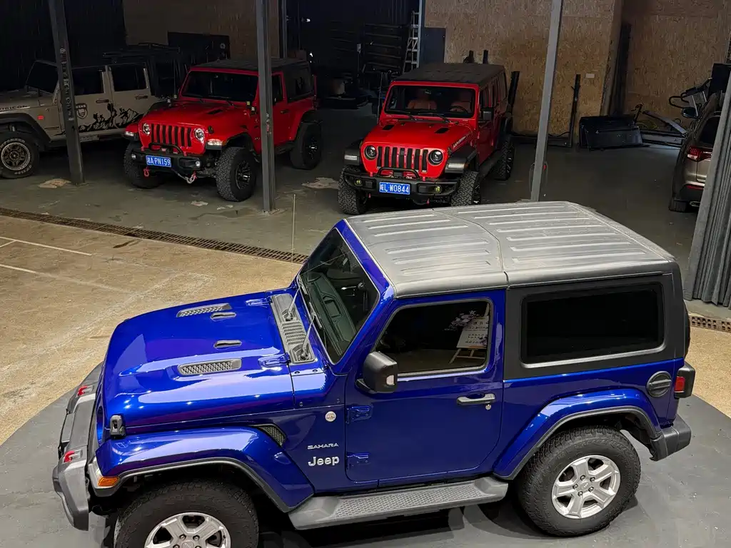 Jeep Wrangler — фото 6