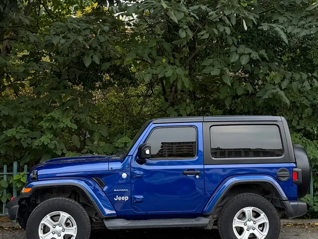 Jeep Wrangler — фото 7