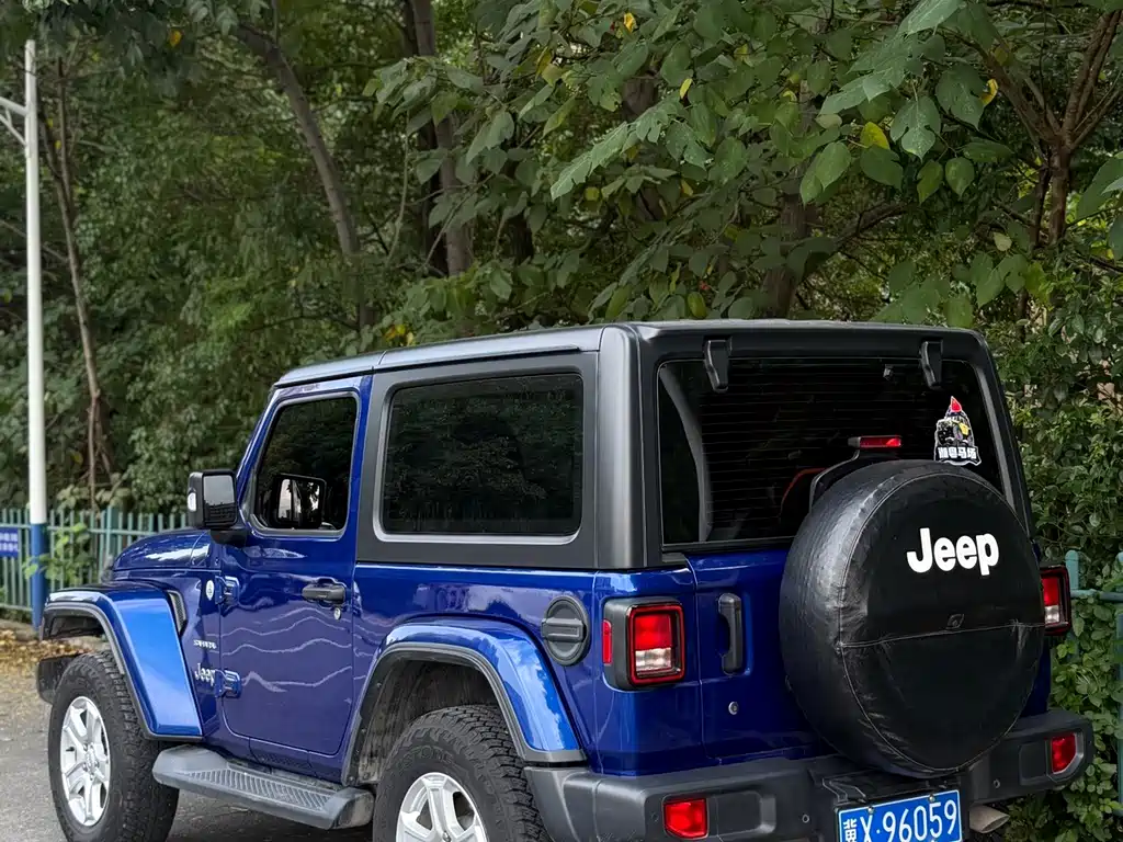 Jeep Wrangler — фото 8